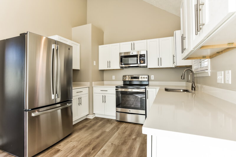 2,990/Mo, 1920 Streamfield Ct Antioch, TN 37013 Kitchen View 2