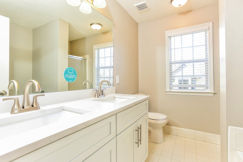 2,990/Mo, 1920 Streamfield Ct Antioch, TN 37013 Main Bathroom View