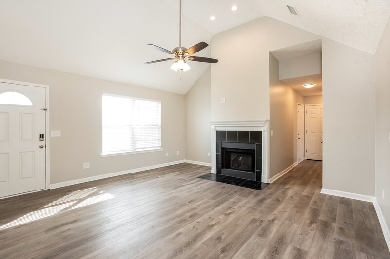 2,110/Mo, 517 Hackney Dr Smyrna, TN 37167 Living Room View 2