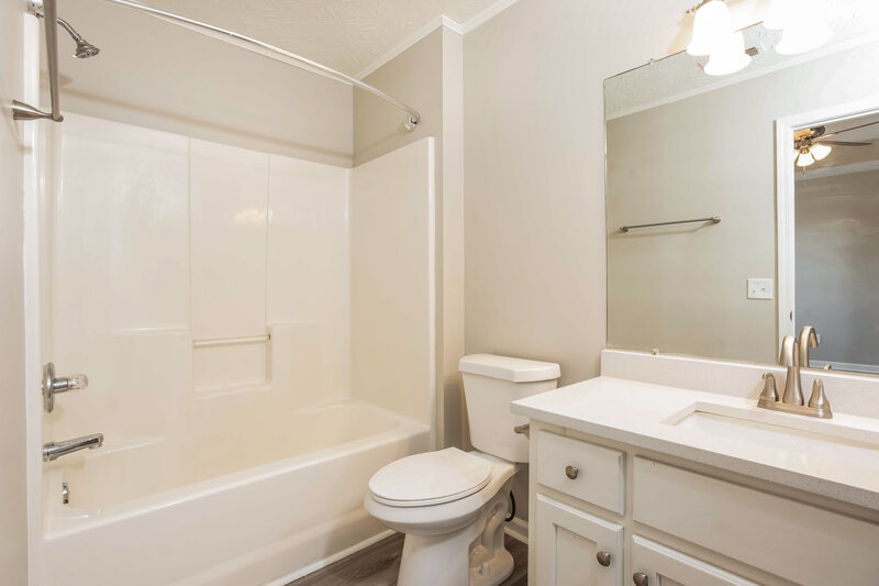 2,110/Mo, 517 Hackney Dr Smyrna, TN 37167 Main Bathroom View