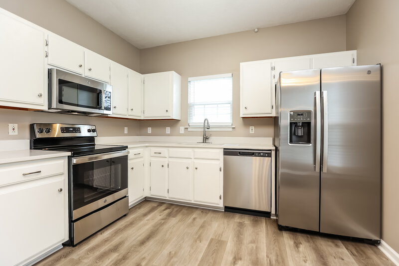 2,115/Mo, 2744 Pepperdine Dr Murfreesboro, TN 37128 Kitchen View 2