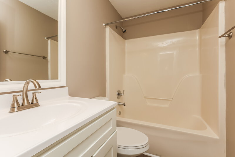 2,115/Mo, 2744 Pepperdine Dr Murfreesboro, TN 37128 Bathroom View