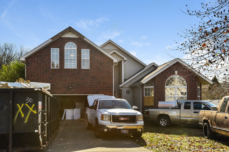 2,100/Mo, 1210 Sweetwater Pl La Vergne, TN 37086 External View