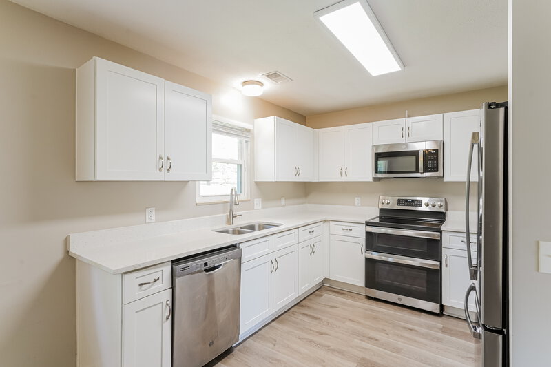 2,470/Mo, 113 Lidgate Ter Goodlettsville, TN 37072 Kitchen View 2