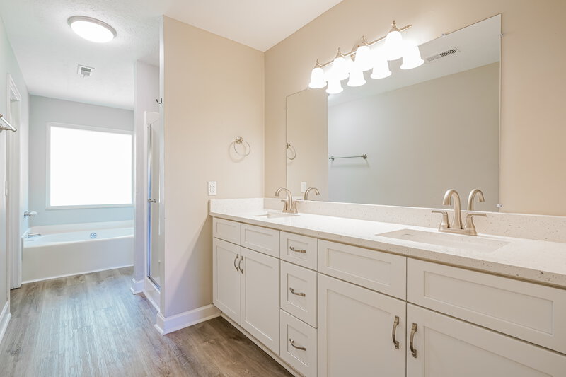 2,470/Mo, 113 Lidgate Ter Goodlettsville, TN 37072 Main Bathroom View