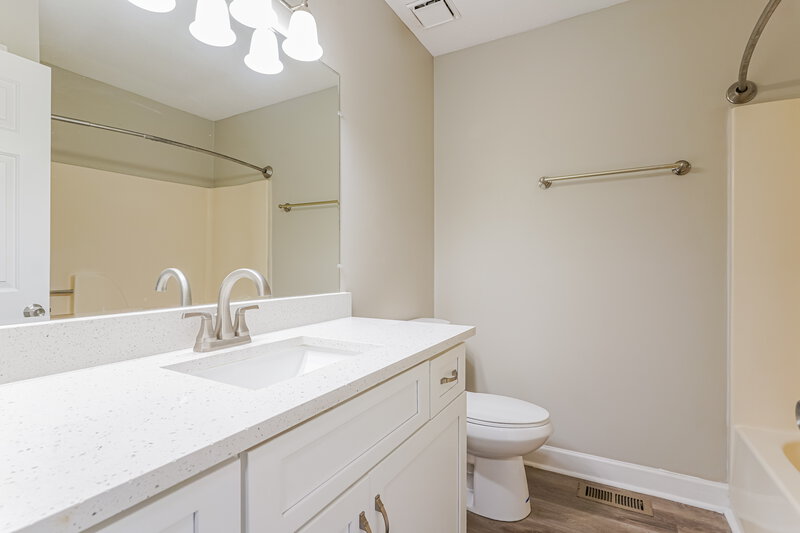2,470/Mo, 113 Lidgate Ter Goodlettsville, TN 37072 Bathroom View