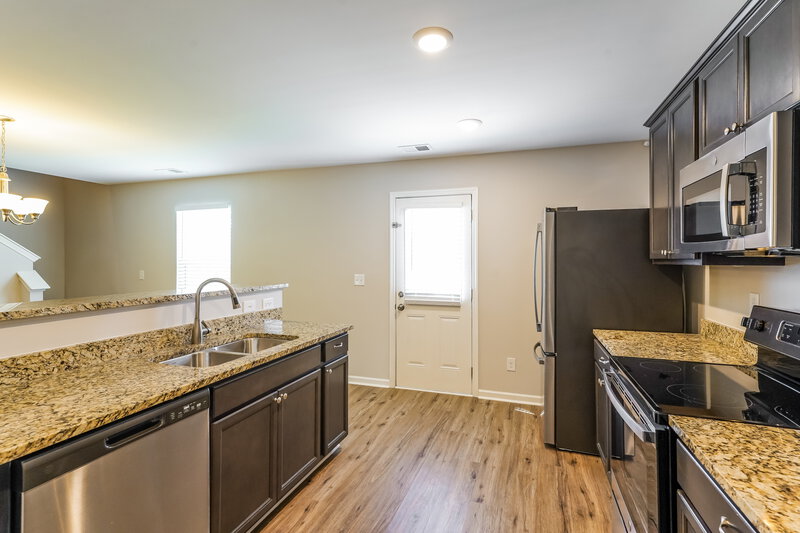2,025/Mo, 408 Bronson Dr La Vergne, TN 37086 Kitchen View 2