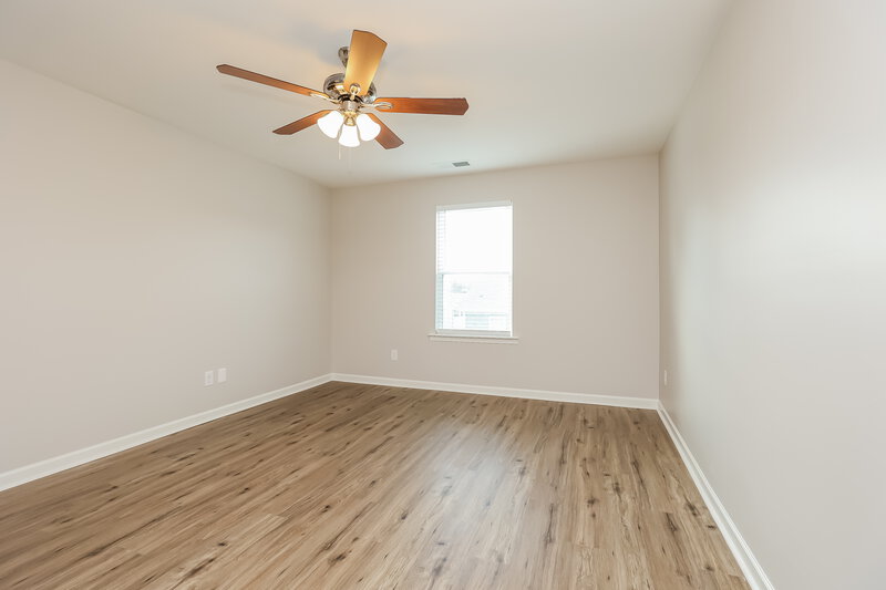 1,905/Mo, 408 Bronson Dr La Vergne, TN 37086 Main Bedroom View