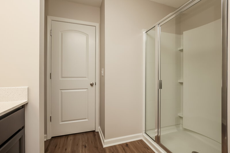 1,905/Mo, 408 Bronson Dr La Vergne, TN 37086 Main Bathroom View 2