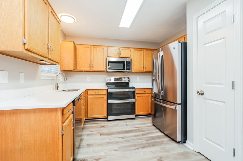 2,325/Mo, 5012 Chadfield Way Antioch, TN 37013 Kitchen View