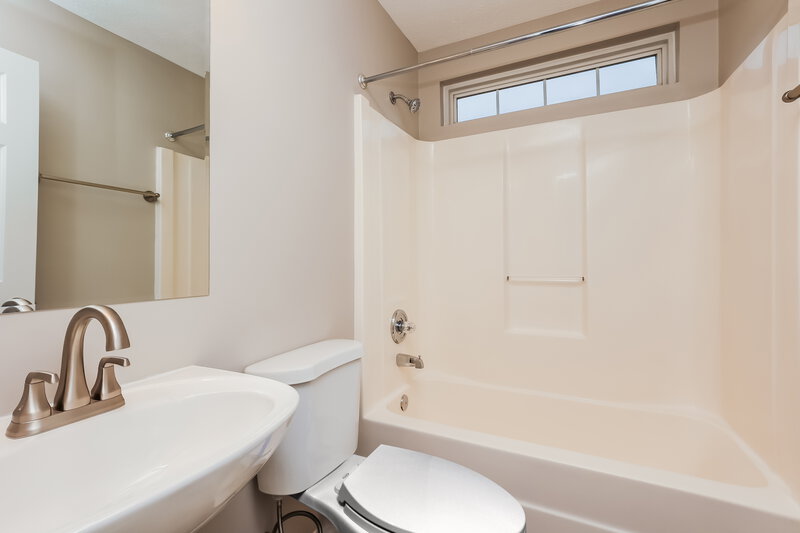 2,325/Mo, 5012 Chadfield Way Antioch, TN 37013 Bathroom View
