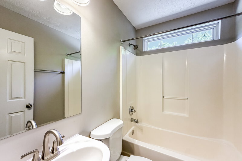 2,155/Mo, 5012 Chadfield Way Antioch, TN 37013 Bathroom View