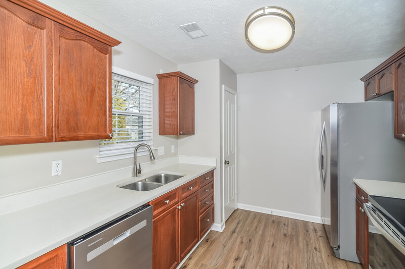 2,135/Mo, 3565 Mount View Ridge Dr Antioch, TN 37013 Kitchen View 2