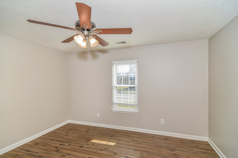 2,135/Mo, 3565 Mount View Ridge Dr Antioch, TN 37013 Main Bedroom View