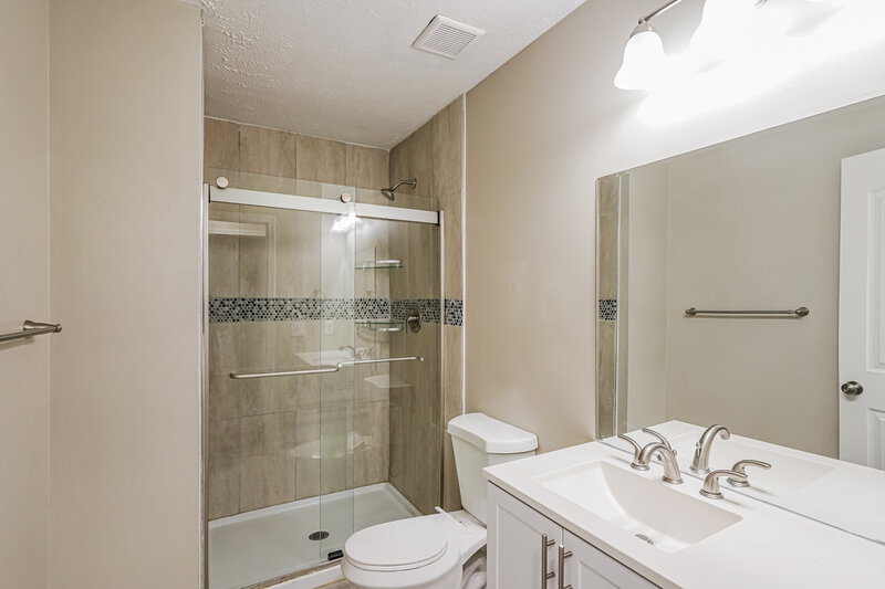 1,845/Mo, 1043 Tom Hailey Blvd La Vergne, TN 37086 Bathroom View