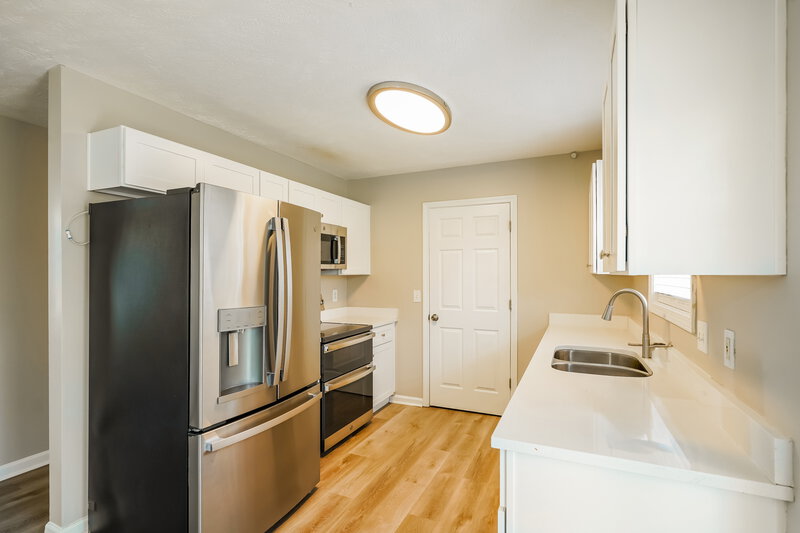 2,130/Mo, 1995 Bolden Dr Murfreesboro, TN 37127 Kitchen View