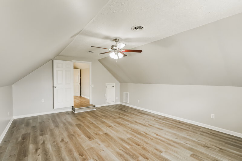 2,130/Mo, 1995 Bolden Dr Murfreesboro, TN 37127 Bonus Room View