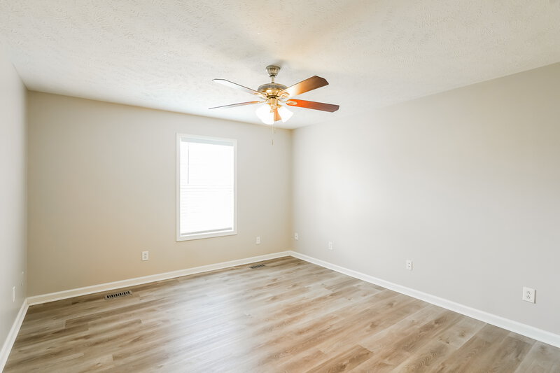2,130/Mo, 1995 Bolden Dr Murfreesboro, TN 37127 Main Bedroom View 2