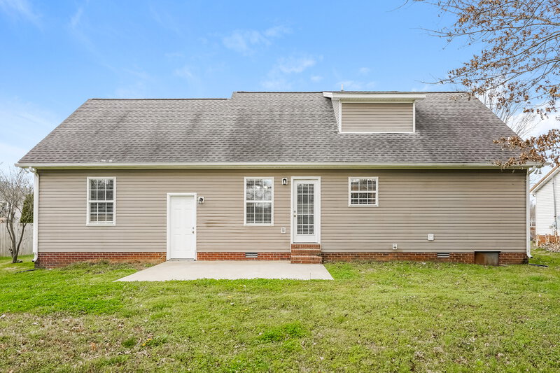 2,130/Mo, 1995 Bolden Dr Murfreesboro, TN 37127 Rear View