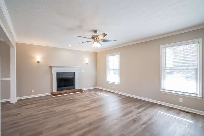 2,205/Mo, 5428 Village Way Nashville, TN 37211 Living Room View