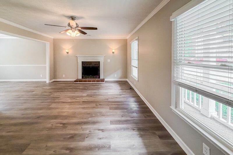 2,245/Mo, 5428 Village Way Nashville, TN 37211 Living Room View 2