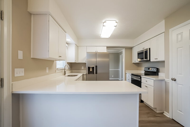 2,205/Mo, 5428 Village Way Nashville, TN 37211 Kitchen View