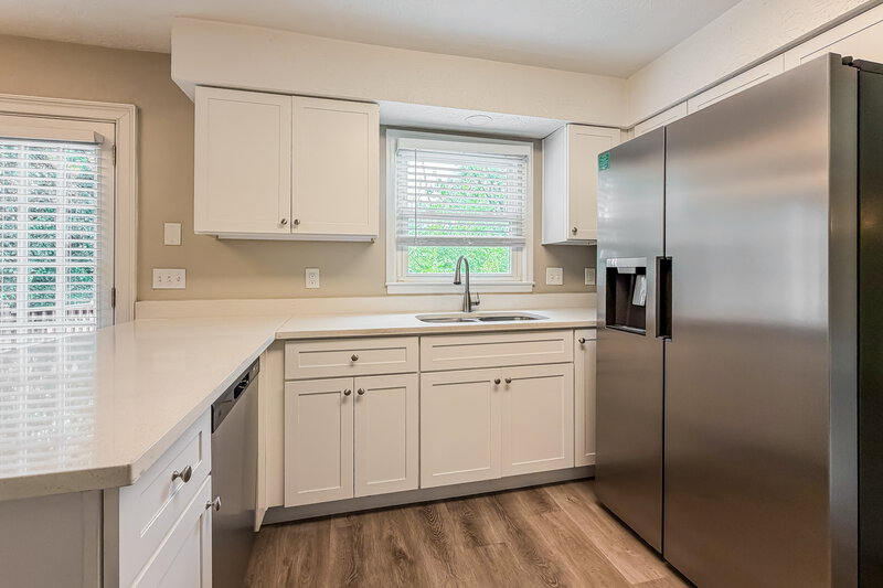 2,245/Mo, 5428 Village Way Nashville, TN 37211 Kitchen View