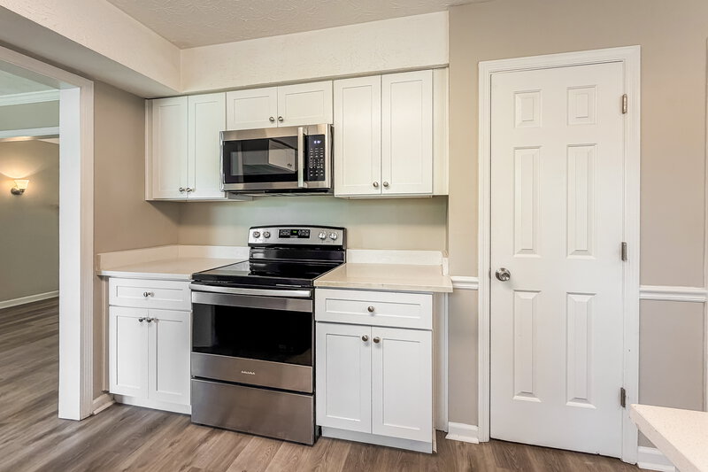 2,245/Mo, 5428 Village Way Nashville, TN 37211 Kitchen View 2