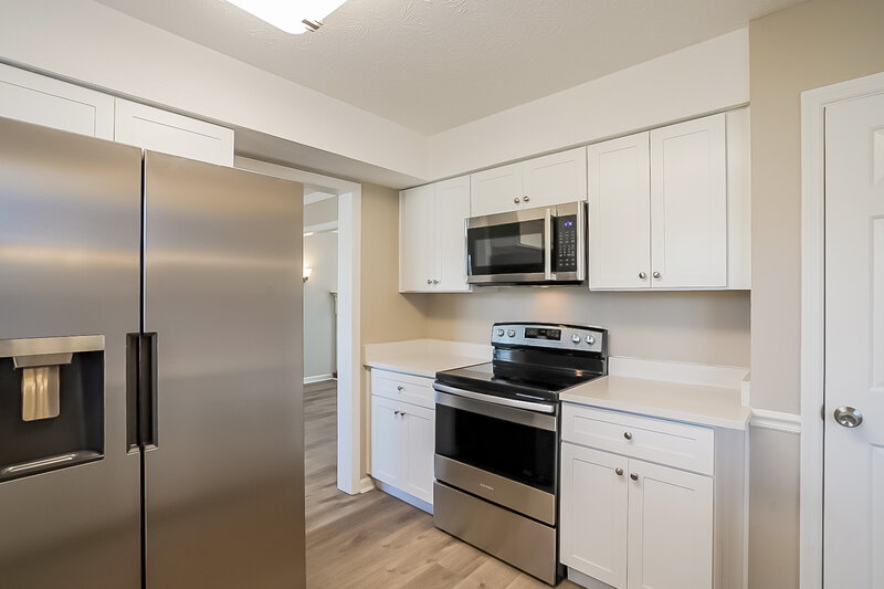 2,205/Mo, 5428 Village Way Nashville, TN 37211 Kitchen View 3