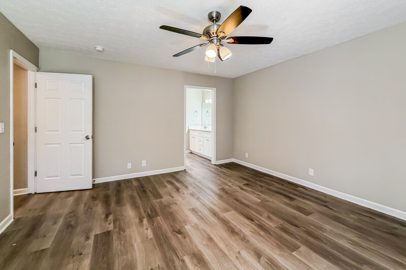 2,245/Mo, 5428 Village Way Nashville, TN 37211 Main Bedroom View 2