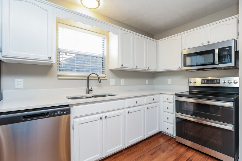 2,220/Mo, 823 Neelys Chase Dr Madison, TN 37115 Kitchen View 3