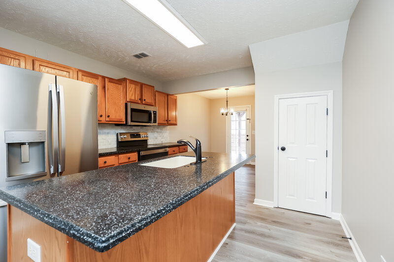 3,130/Mo, 4824 Nina Marie Ave Murfreesboro, TN 37129 Kitchen View 2