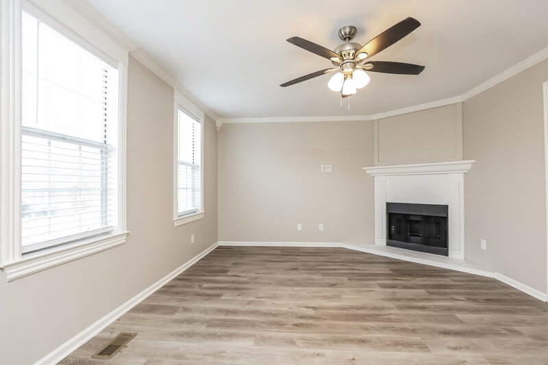 2,860/Mo, 115 River Bend Rd Hendersonville, TN 37075 Living Room View