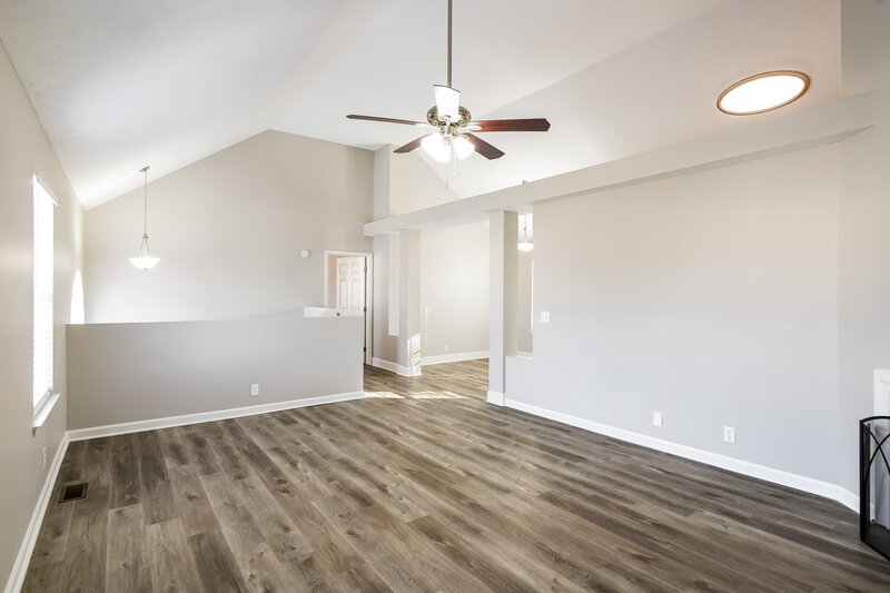 1,860/Mo, 608 Whirlaway Dr Antioch, TN 37013 Living Room View