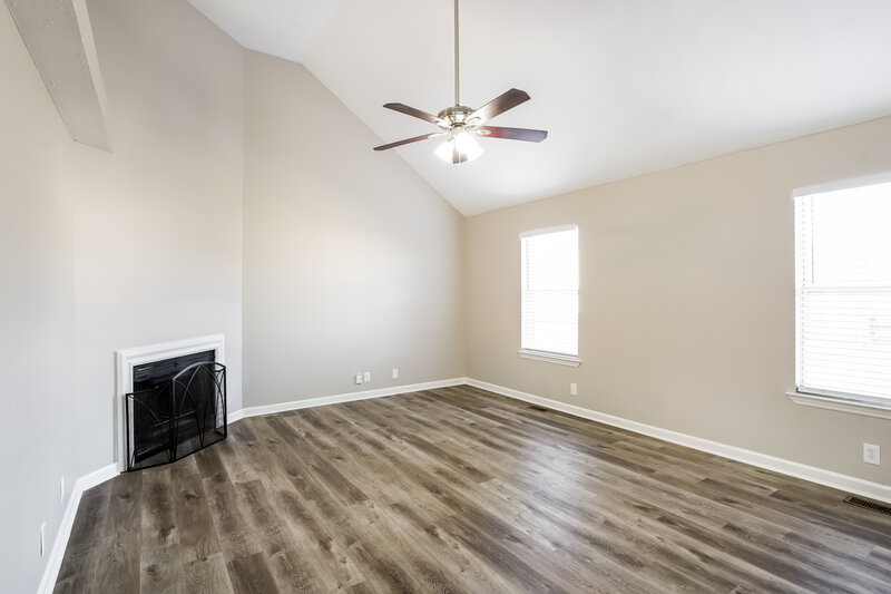 1,860/Mo, 608 Whirlaway Dr Antioch, TN 37013 Living Room View 2