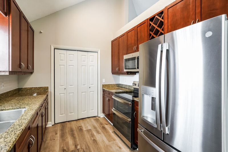 1,860/Mo, 608 Whirlaway Dr Antioch, TN 37013 Kitchen View 2