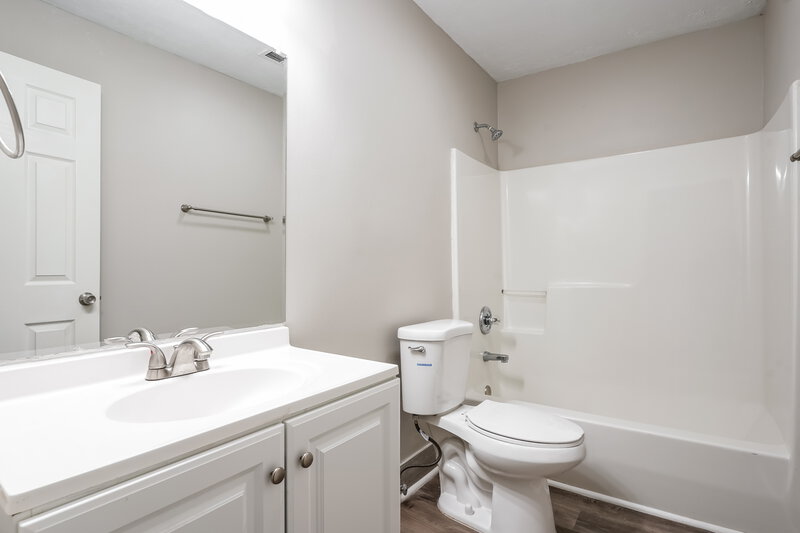 1,860/Mo, 608 Whirlaway Dr Antioch, TN 37013 Bathroom View