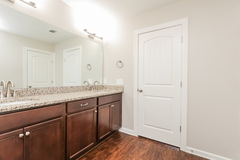 2,185/Mo, 3029 Defilade Dr Murfreesboro, TN 37128 Main Bathroom View 2
