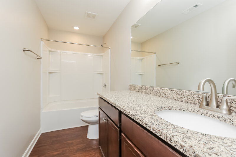 2,185/Mo, 3029 Defilade Dr Murfreesboro, TN 37128 Bathroom View
