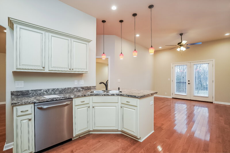 2,050/Mo, 3310 Anderson Rd Antioch, TN 37013 Kitchen View 2
