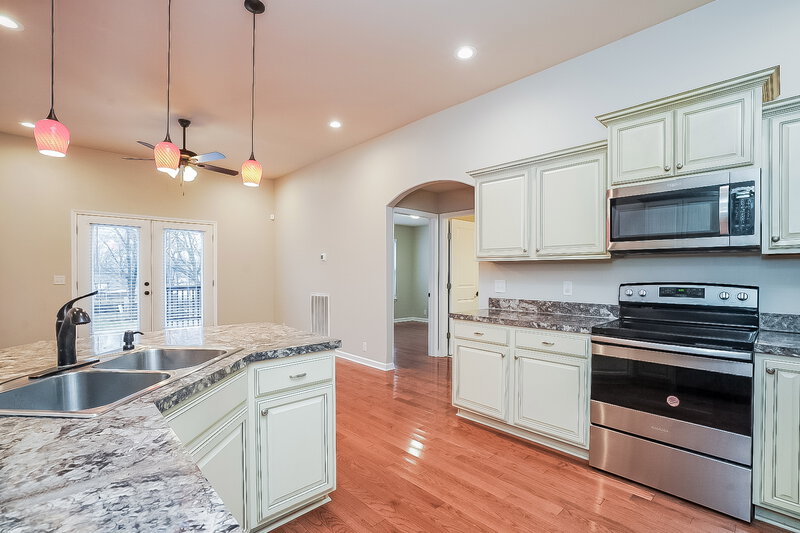 2,050/Mo, 3310 Anderson Rd Antioch, TN 37013 Kitchen View 3