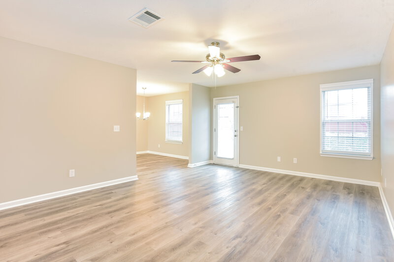 2,800/Mo, 1212 Elisha Ct La Vergne, TN 37086 Living Room View