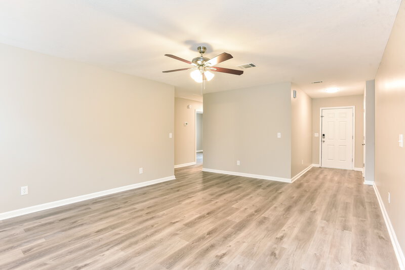 2,800/Mo, 1212 Elisha Ct La Vergne, TN 37086 Living Room View 2