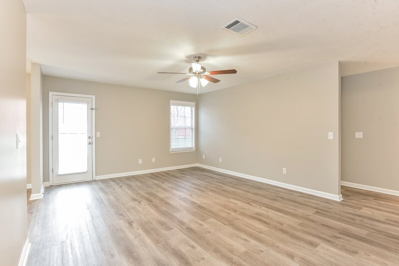2,800/Mo, 1212 Elisha Ct La Vergne, TN 37086 Living Room View 3