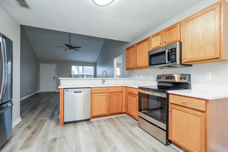 1,965/Mo, 1513 Holden Ct Murfreesboro, TN 37128 Kitchen View 2