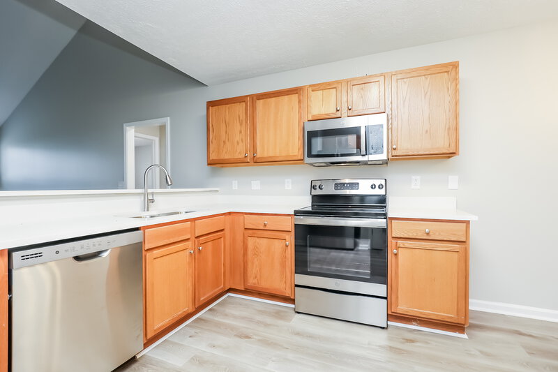 1,965/Mo, 1513 Holden Ct Murfreesboro, TN 37128 Kitchen View 3