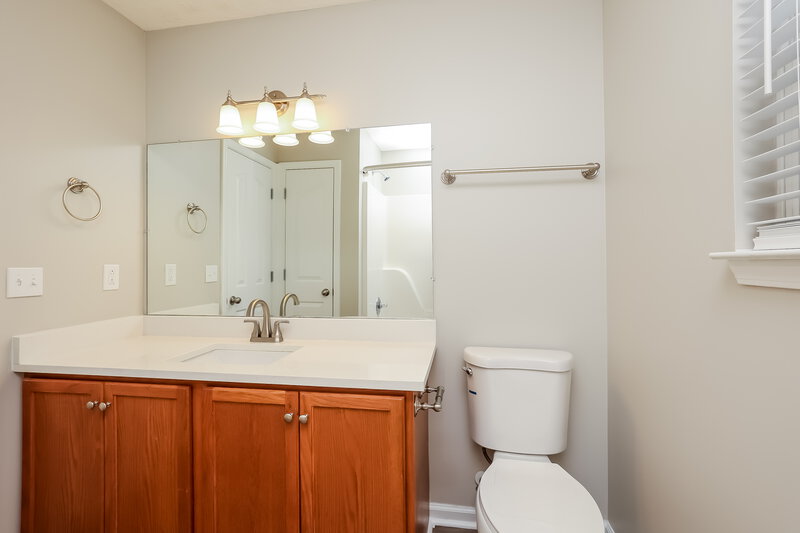1,965/Mo, 1513 Holden Ct Murfreesboro, TN 37128 Bathroom View 2