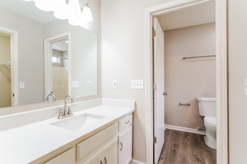 1,985/Mo, 1016 Mansker Dr Goodlettsville, TN 37072 Main Bathroom View