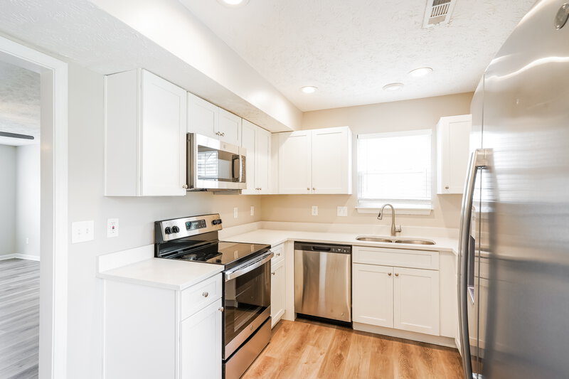 1,985/Mo, 4006 Deer Run Trace Spring Hill, TN 37174 Kitchen View 2