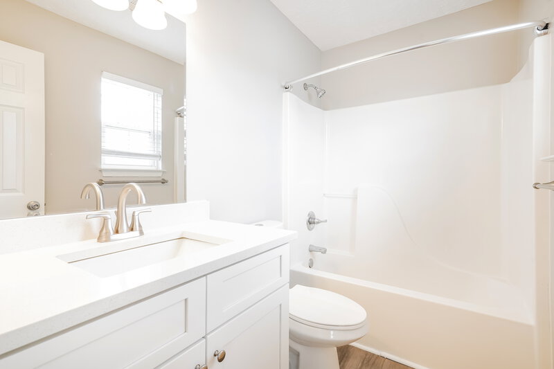 1,985/Mo, 4006 Deer Run Trace Spring Hill, TN 37174 Main Bathroom View